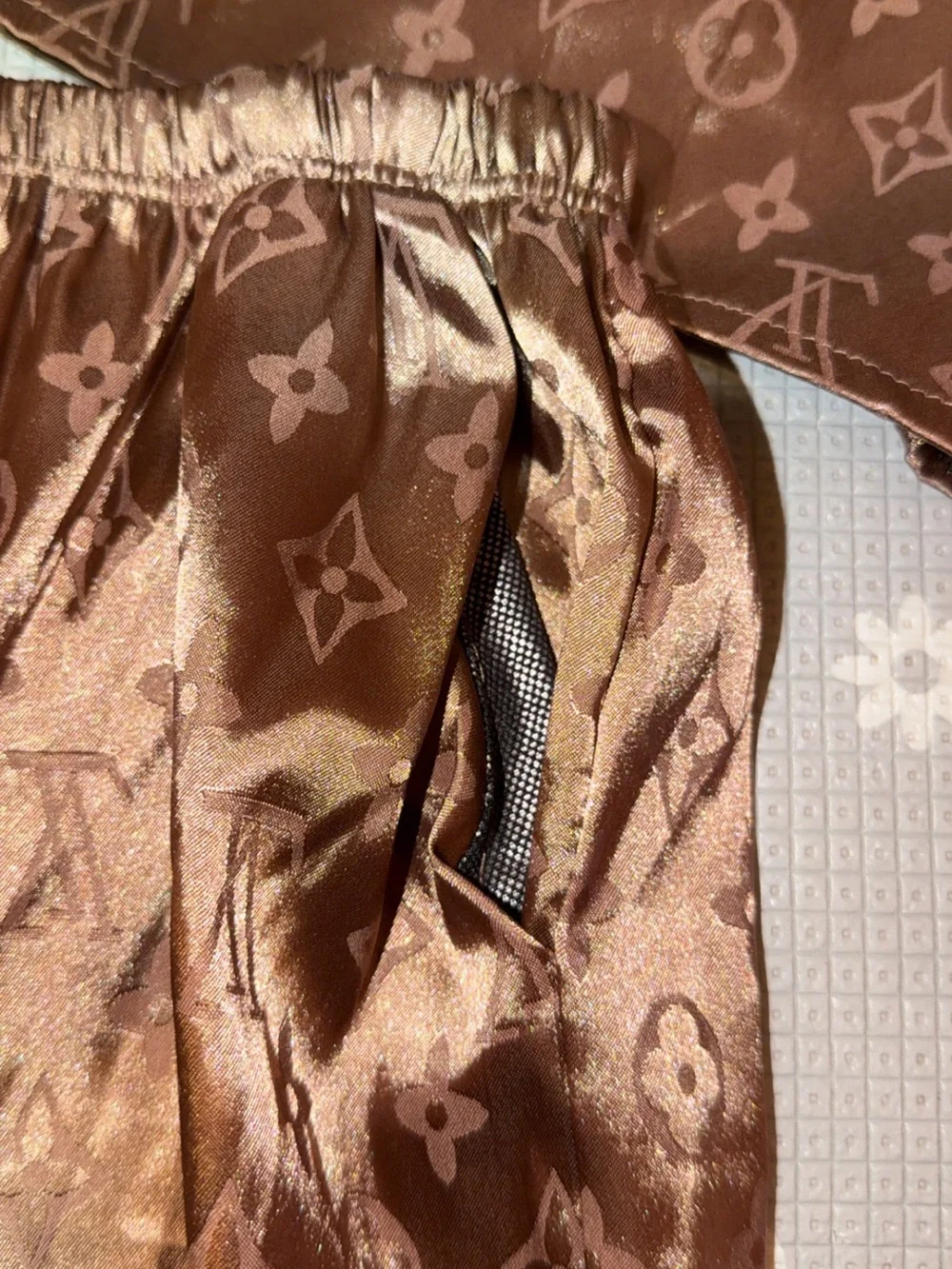 NWT Louis Vuitton Brown Satin Women Pajama Set